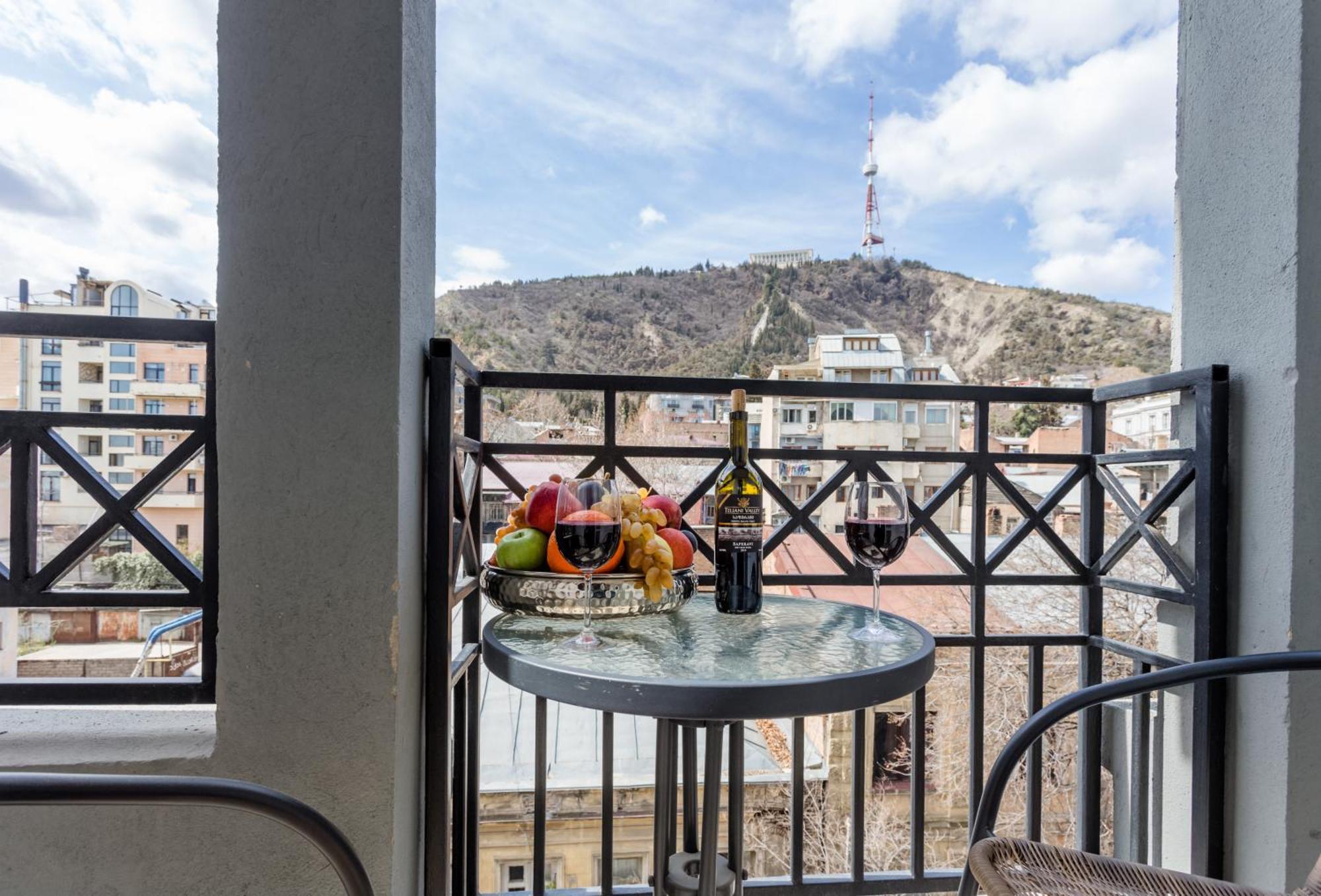 Apartment In The City Of Tbilisi Bagian luar foto